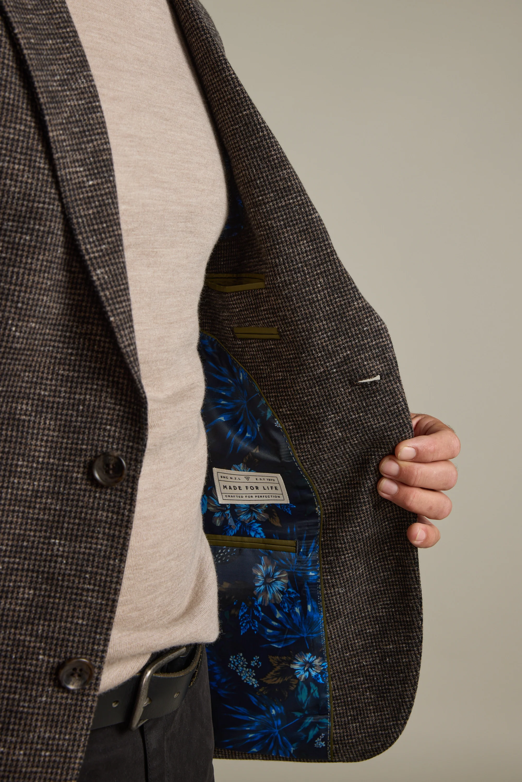 Griffin Knit Blazer - Image 5